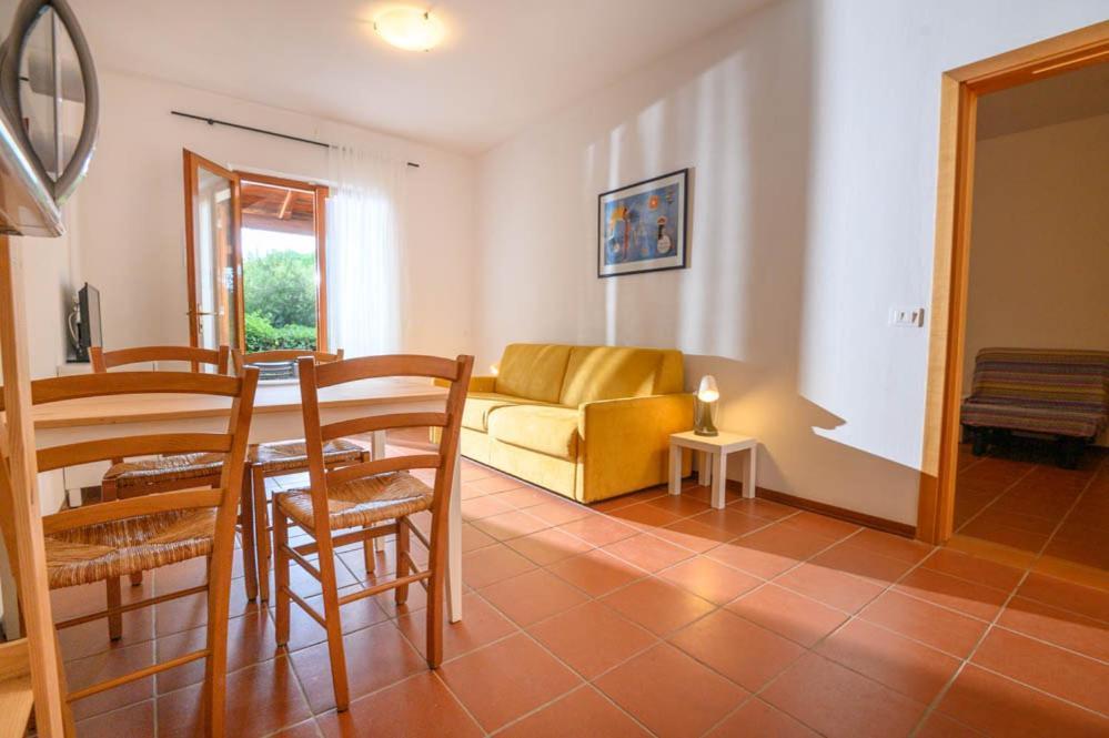 Ghiacci Vecchi Residence Venturina Terme Bagian luar foto
