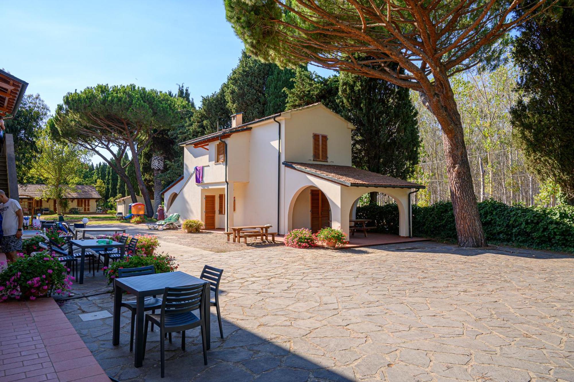 Ghiacci Vecchi Residence Venturina Terme Bagian luar foto